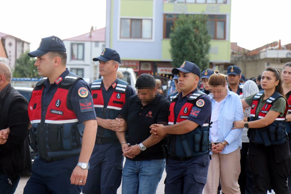 Sakarya'da araç dolandırıcılığı operasyonunda 6 tutuklama