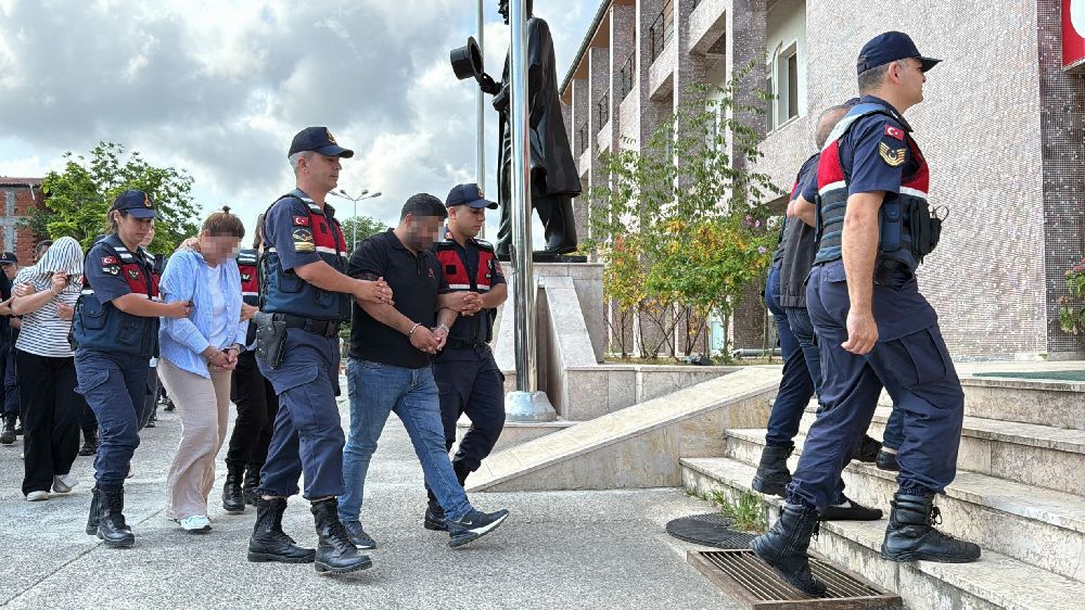 Sakarya'da araç dolandırıcılığı operasyonunda 6 tutuklama