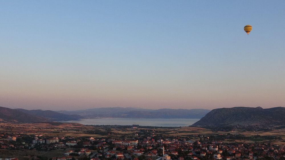 Salda Gölü sıcak hava balonları ve triatlonla turizmin yeni yıldızı olmayı hedefliyor