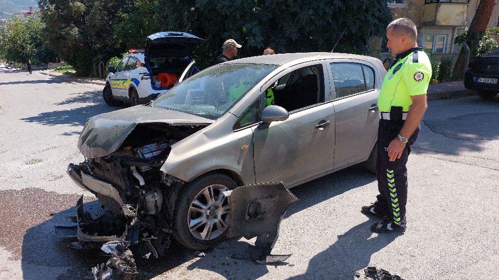 Samsun'da iki otomobil çarpıştı: 1 yaralı