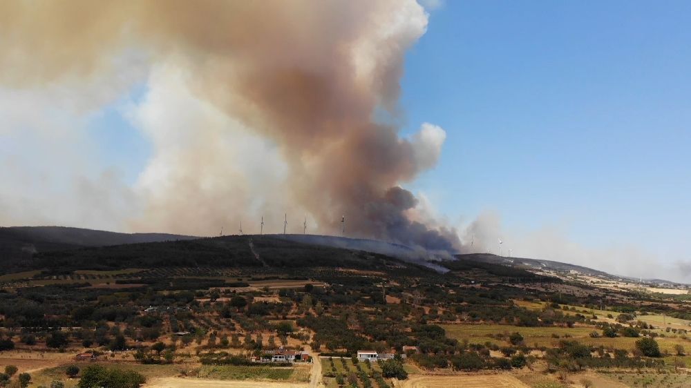 Şarköy’deki orman yangınına 34 hava aracı ile müdahale ediliyor