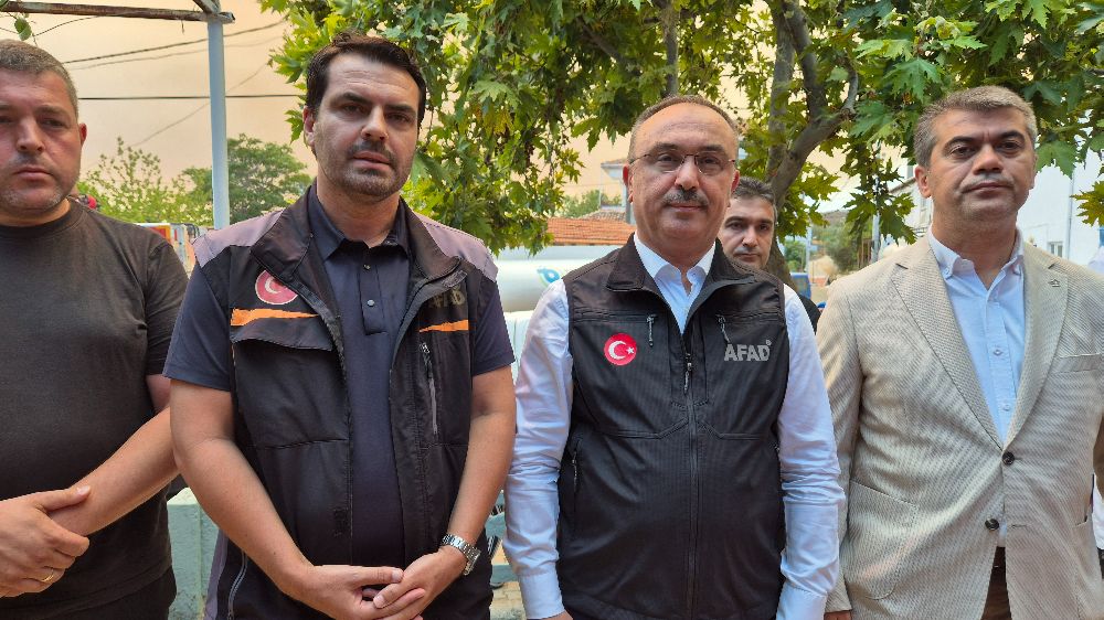 Şarköy’deki orman yangınına 34 hava aracı ile müdahale ediliyor