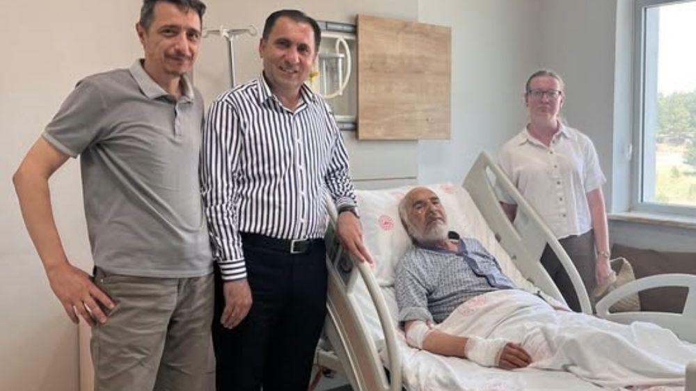 Şehit babasına geçmiş olsun ziyareti