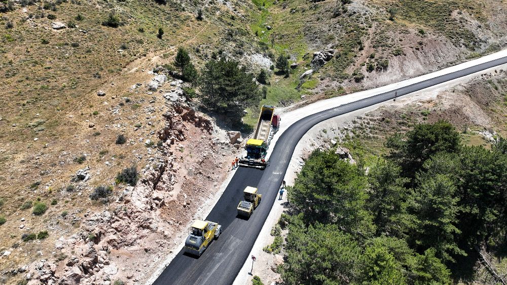 Selçuklu Belediyesi dış mahalle bağlantı yollarında konforu yükseltiyor
