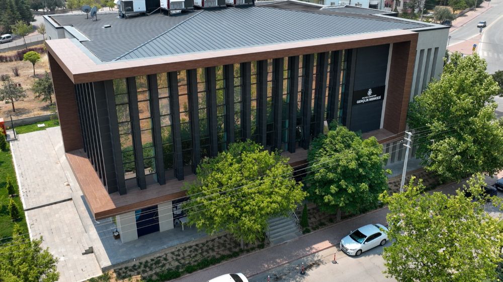 Selçuklu Gençlik Merkezi yeni yerinde gençlerin hizmetinde