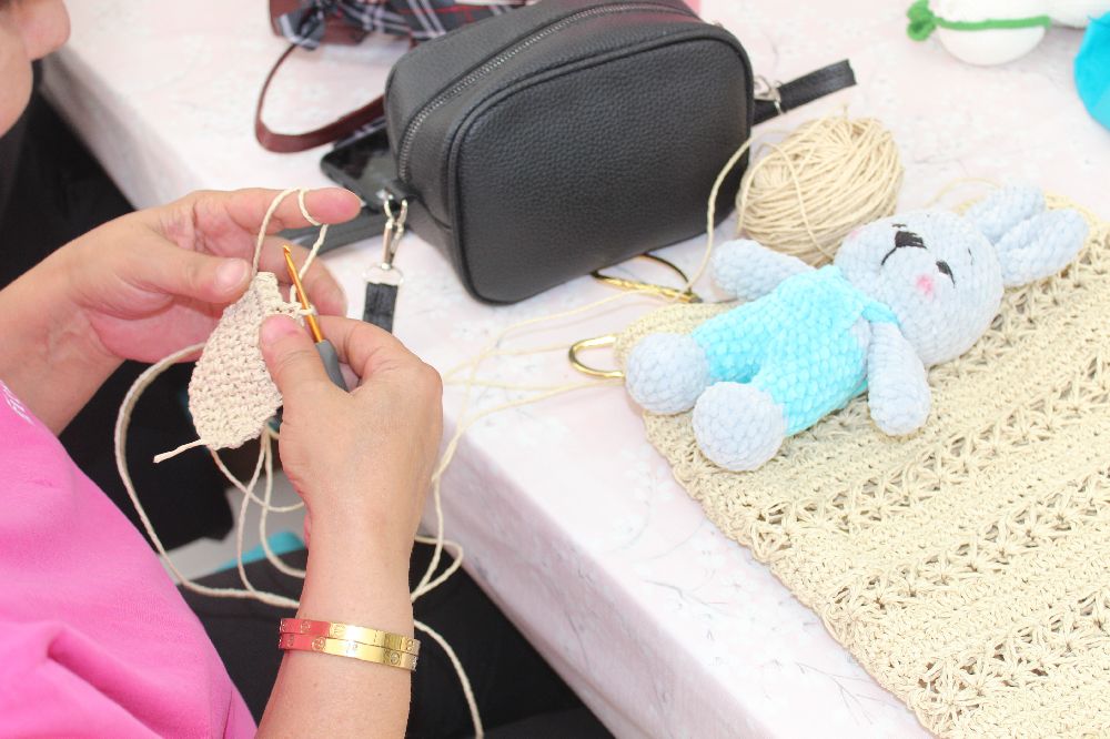 Siirtli kadın girişimci kurduğu atölyede kadınlara hem üretiyor hem kazandırıyor