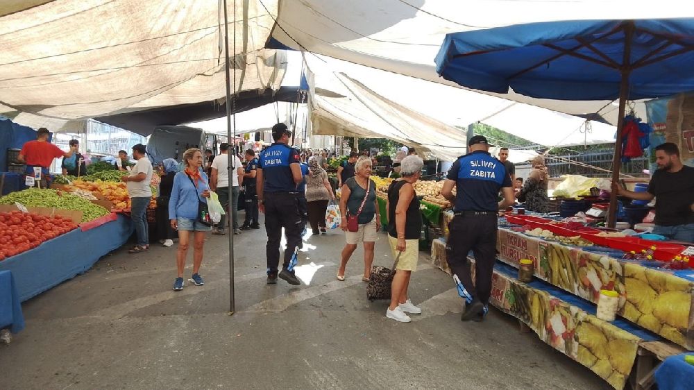 Silivri Belediyesi’nden yanıltıcı etiket kullanan esnafa tezgah kapatma cezası