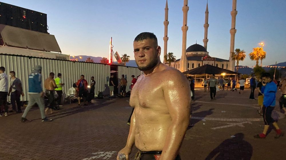 Sındırgılı güreşçi Burak Bozkurt gözyaşları ile uğurlandı