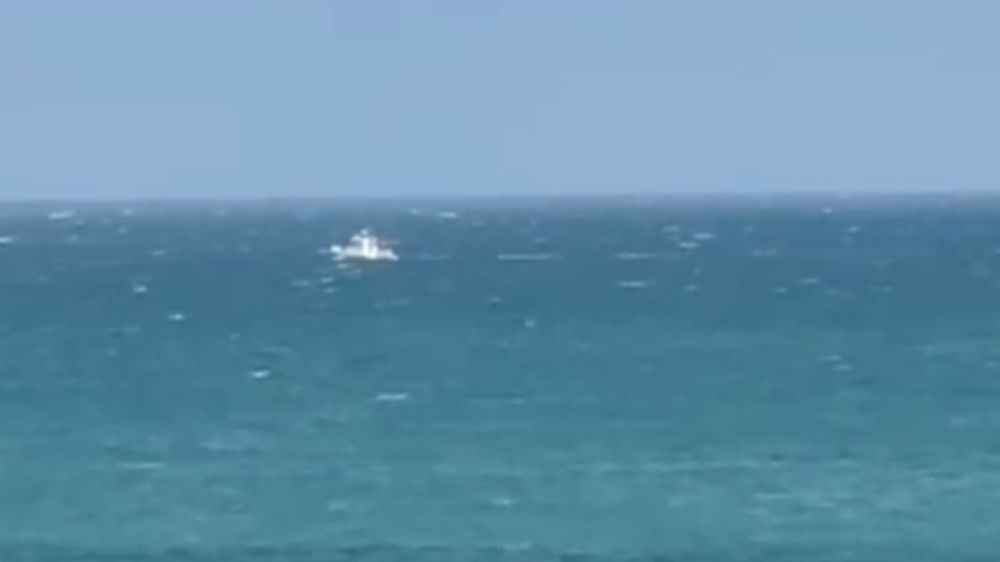 Sinop'ta kano ile sürüklendikleri denizin ortasında mahsur kalan 2 genç kurtarıldı