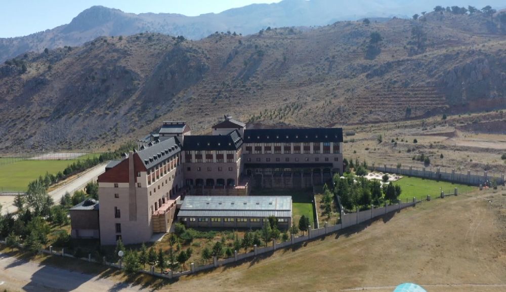 Sirene Davraz Oteli içerisinde Isparta Belediyesi'nin yer aldığı konsorsiyuma geçti