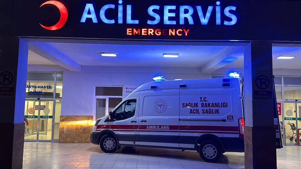 Sivas'ta trafik kazası geçiren Bitlis eski Valisi Karaömeroğülu'nun durumu ciddiyetini koruyor