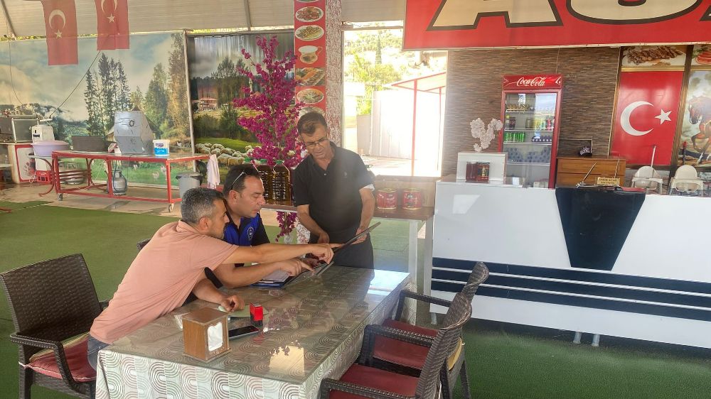 Söke Belediyesi zabıta ekipleri çöp şişçileri denetlendi
