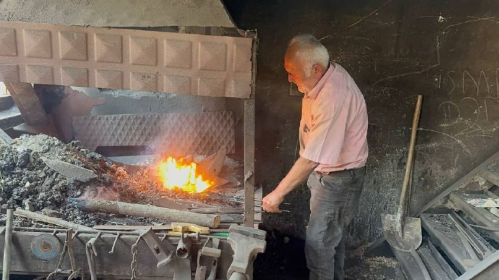 Son kuşak demirciler 50 yıldır demire şekil veriyor