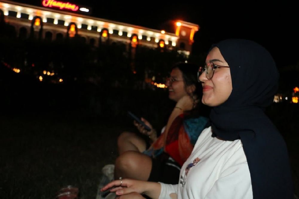 SUBÜ’de final sınavları sonrası açık havada sinema keyfi