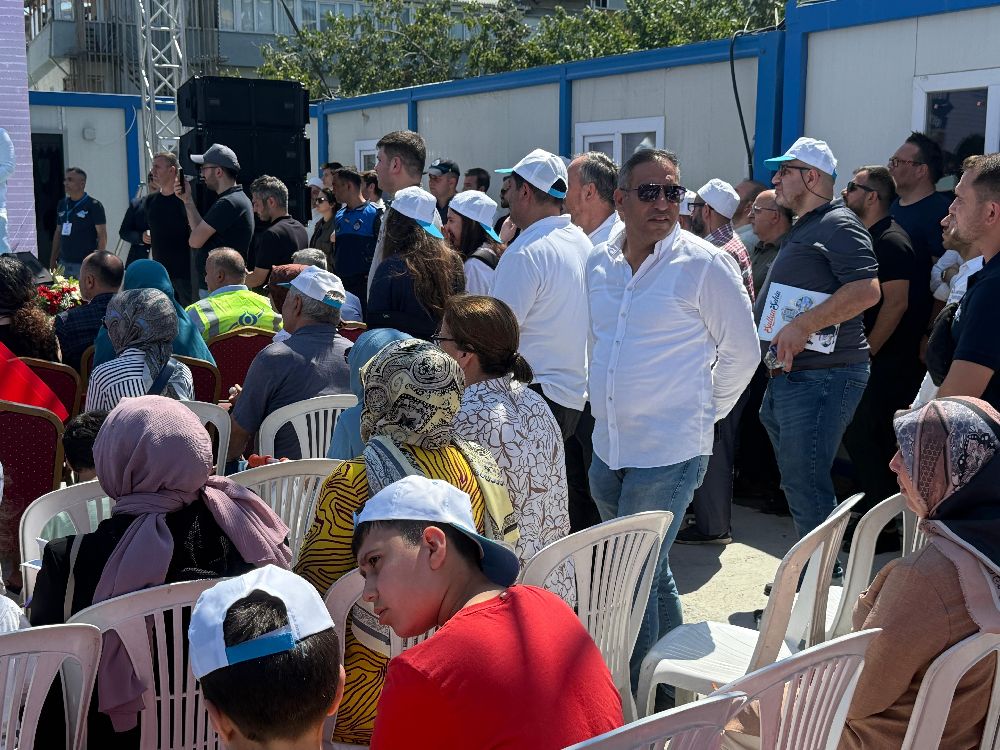 Sultangazi’de Gençlik ve Spor Merkezi'nin temeli atıldı