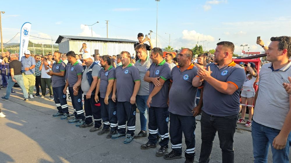  Süpürgeyi bıraktılar, halatı tuttular