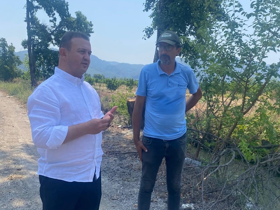 Tarıma yerinde rehberlik üreticilerin sorunları dinlendi, çözüm önerileri sunuldu