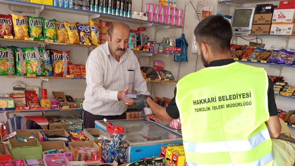 Temiz bir Hakkari için 2 bin broşür dağıtıldı