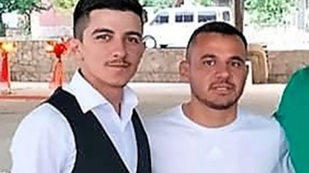 Tetikçi tutularak öldürülen gencin duruşmasında eski eşler birbirlerini suçladı