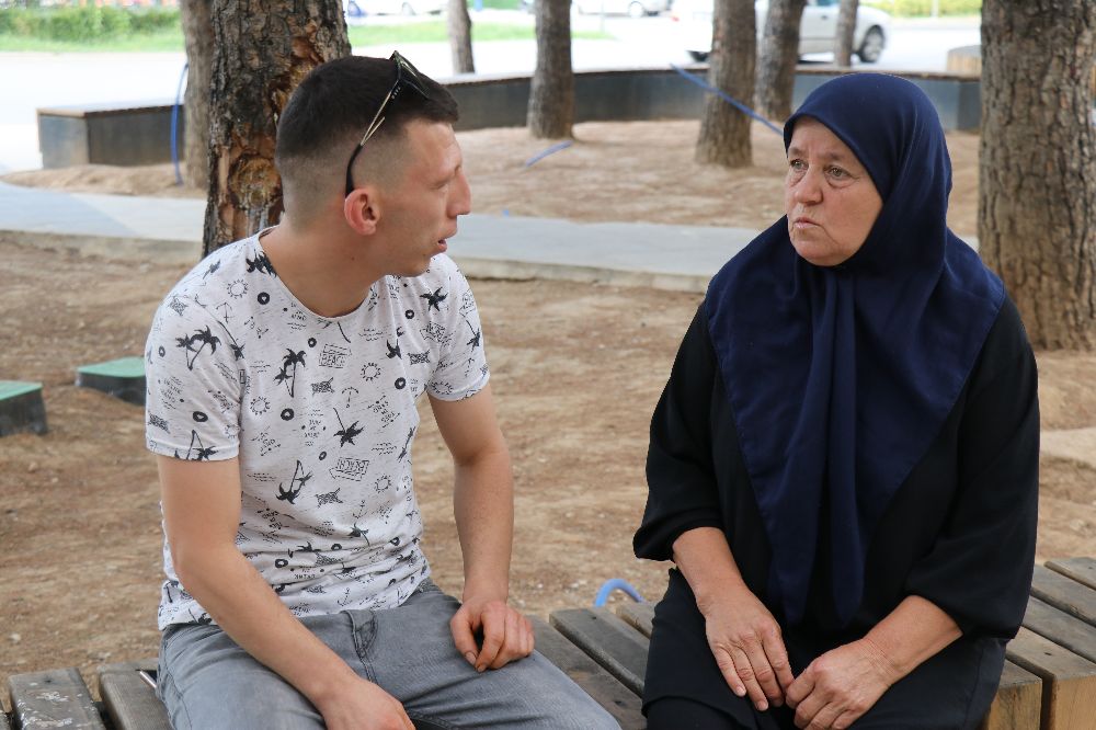 Tetikçi tutularak öldürülen gencin duruşmasında eski eşler birbirlerini suçladı