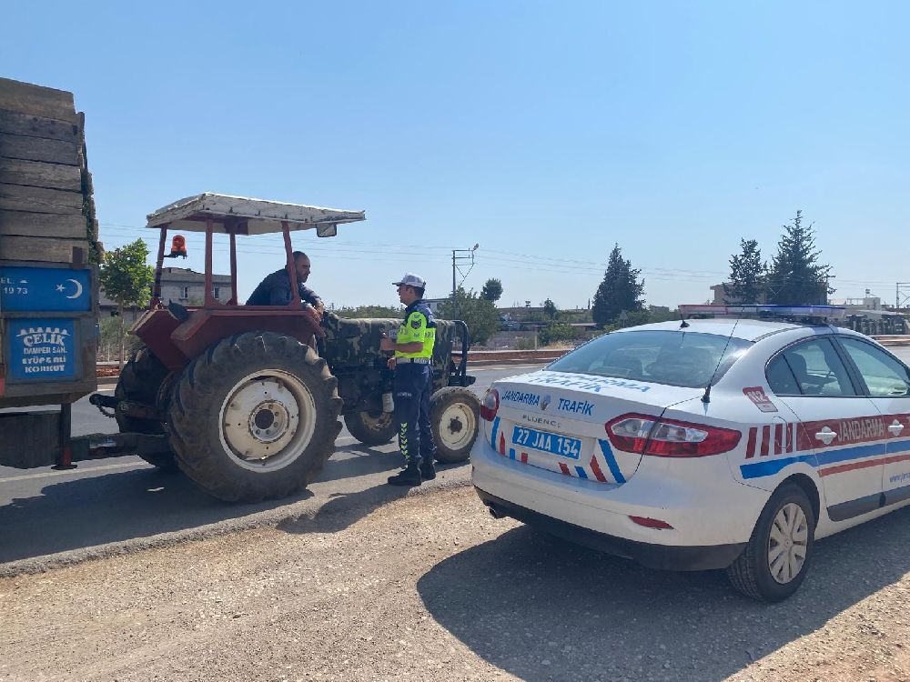 Trafik jandarmasından güvenli tarım eğitimi