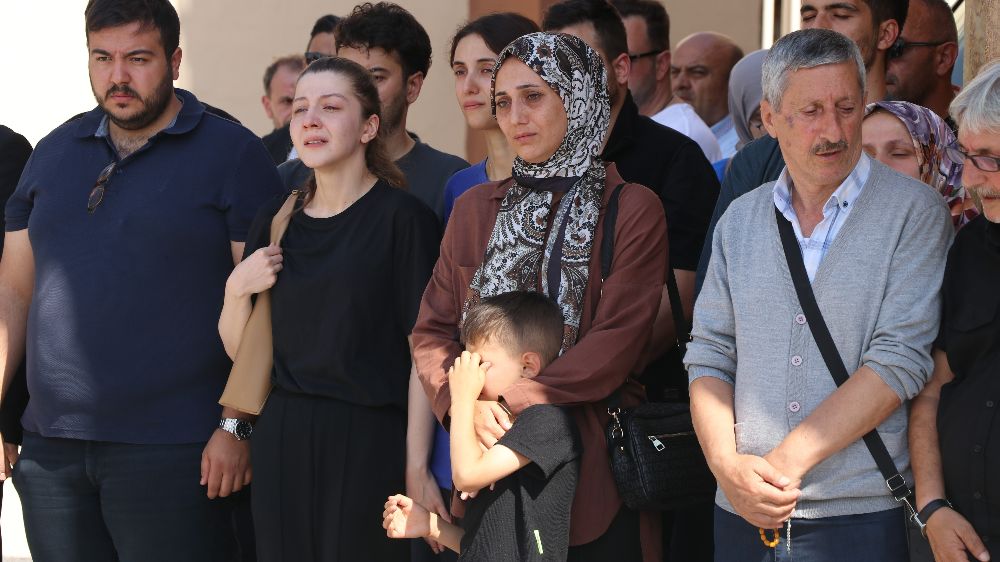 Trafik kazasında hayatını kaybeden eski Bitlis Valisi Karaömeroğlu'nun cenazesi törenle Ankara’ya uğurlandı