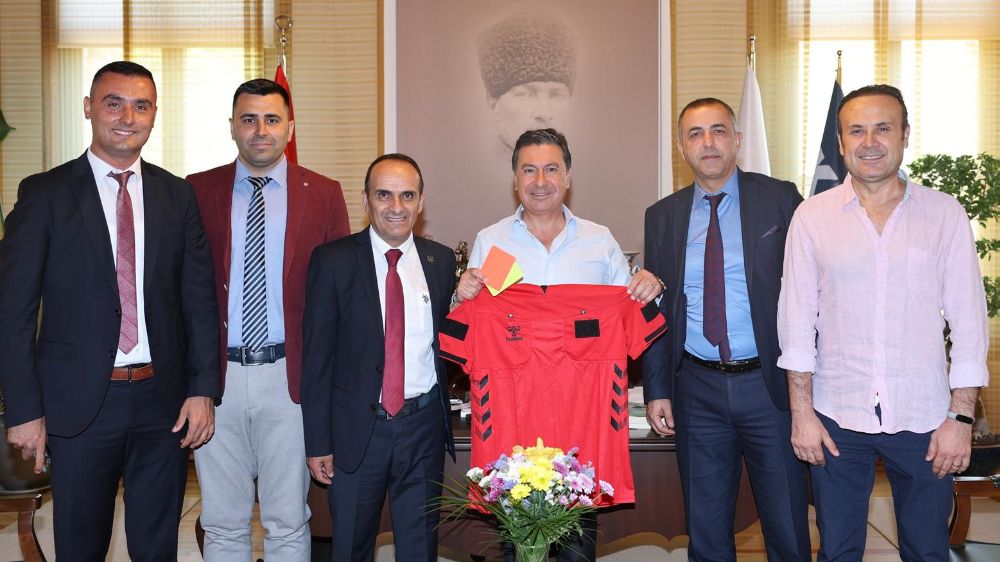 Türkiye Faal Futbol Hakemleri ve Gözlemcileri Derneği'nden Başkan Aras’a ziyaret
