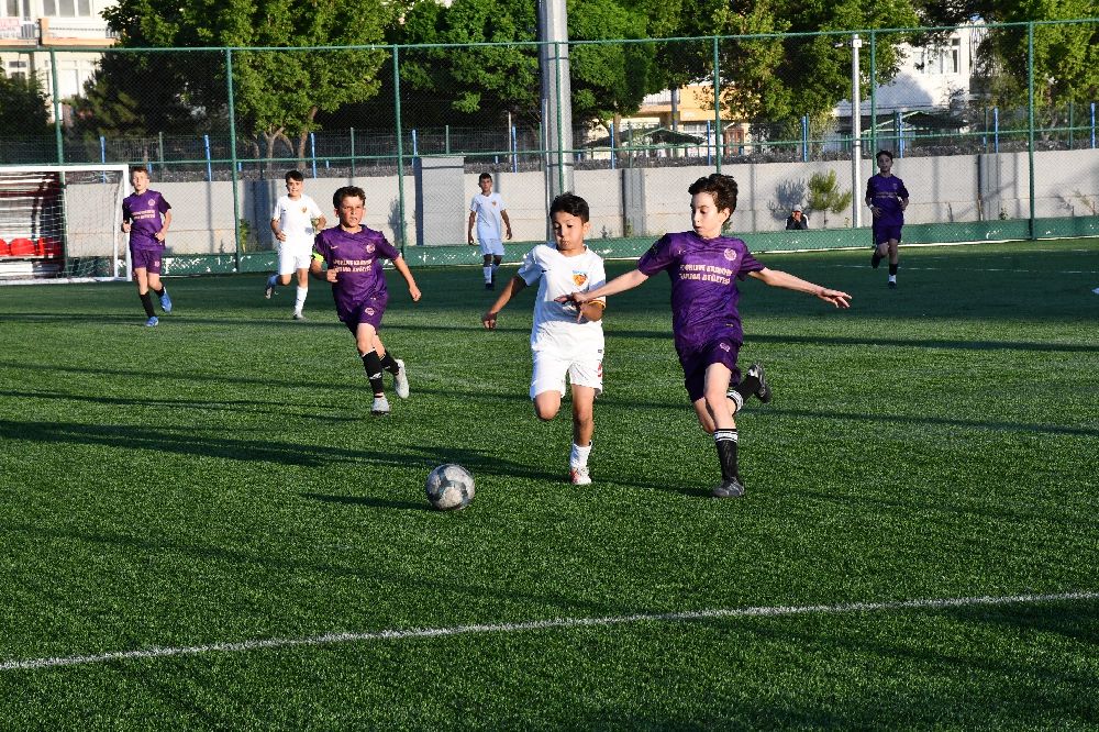 U11 Liginde Kayseri şampiyonu Zeki Akparlar FK