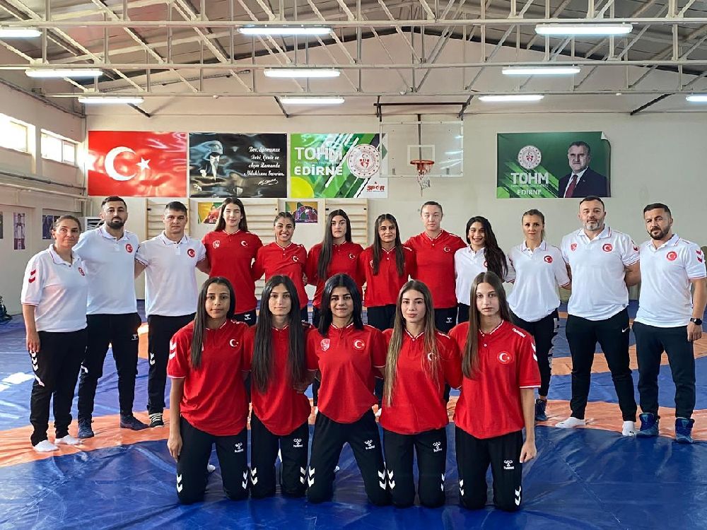 U17 Dünya Şampiyonası Atina’da devam ediyor işte katılan Güreşçiler ve teknik kadro