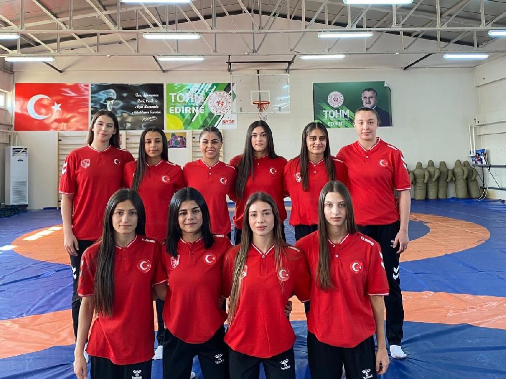 U17 Dünya Şampiyonası Atina’da devam ediyor işte katılan Güreşçiler ve teknik kadro