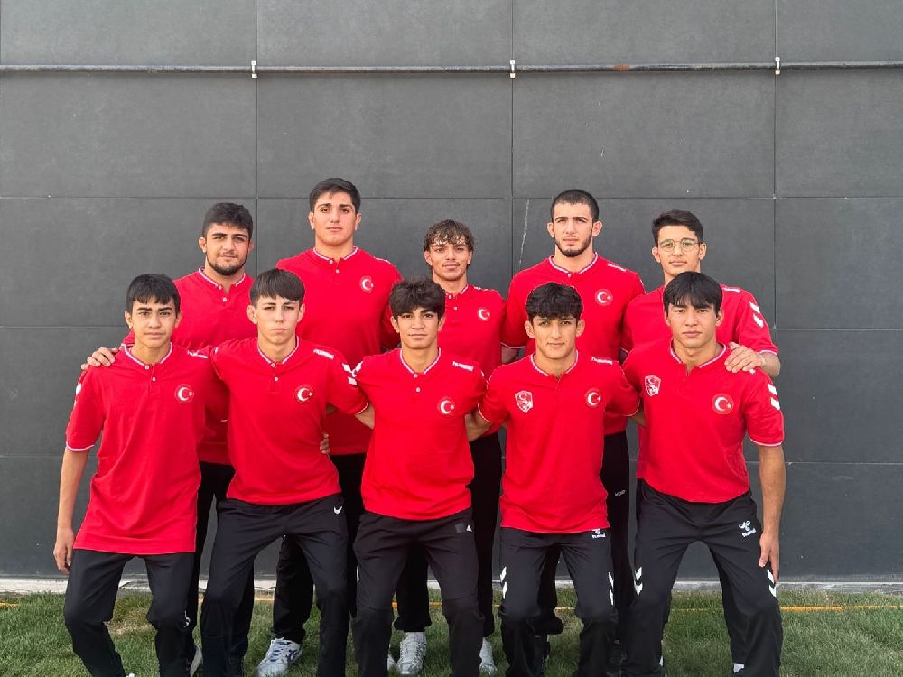 U17 Dünya Şampiyonası Atina’da devam ediyor işte katılan Güreşçiler ve teknik kadro