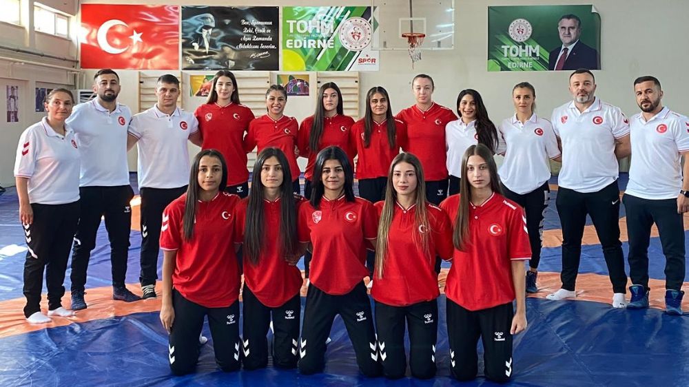 U17 Dünya Şampiyonası Atina’da devam ediyor işte katılan Güreşçiler ve teknik kadro 