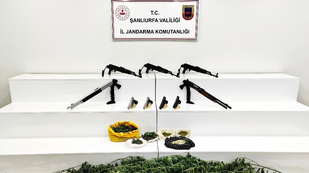 Uyuşturucu ve silah operasyonuna 2 tutuklama