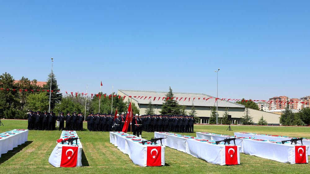 Vali Çiçek, 31'inci Dönem POMEM Mezuniyet Töreni'ne katıldı