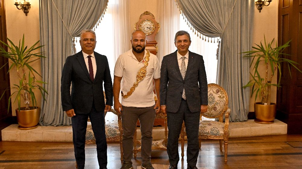 Vali Şahin, Kırkpınar başpehlivanını ağırladı