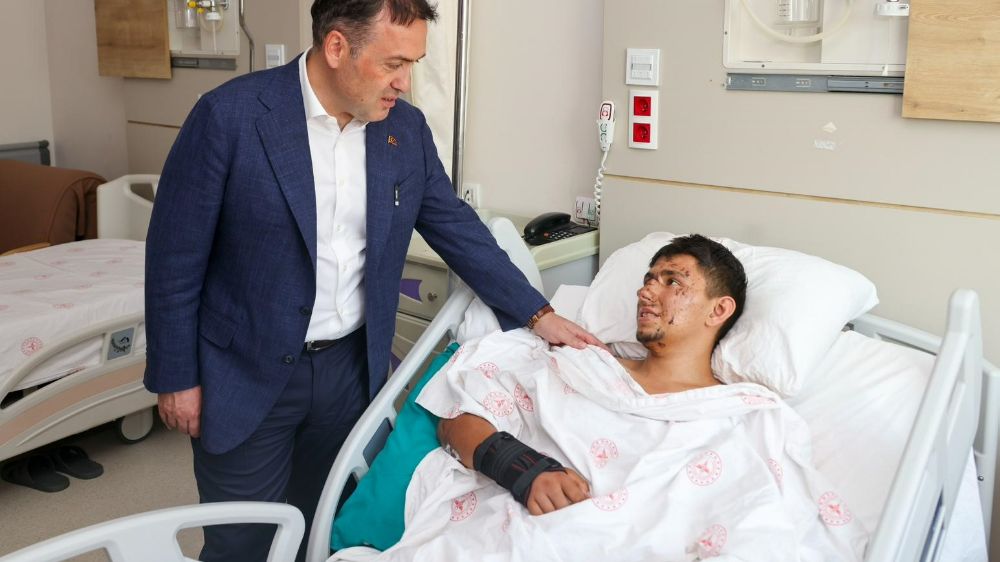 Vali Sözer'den hastaneye moral ziyareti