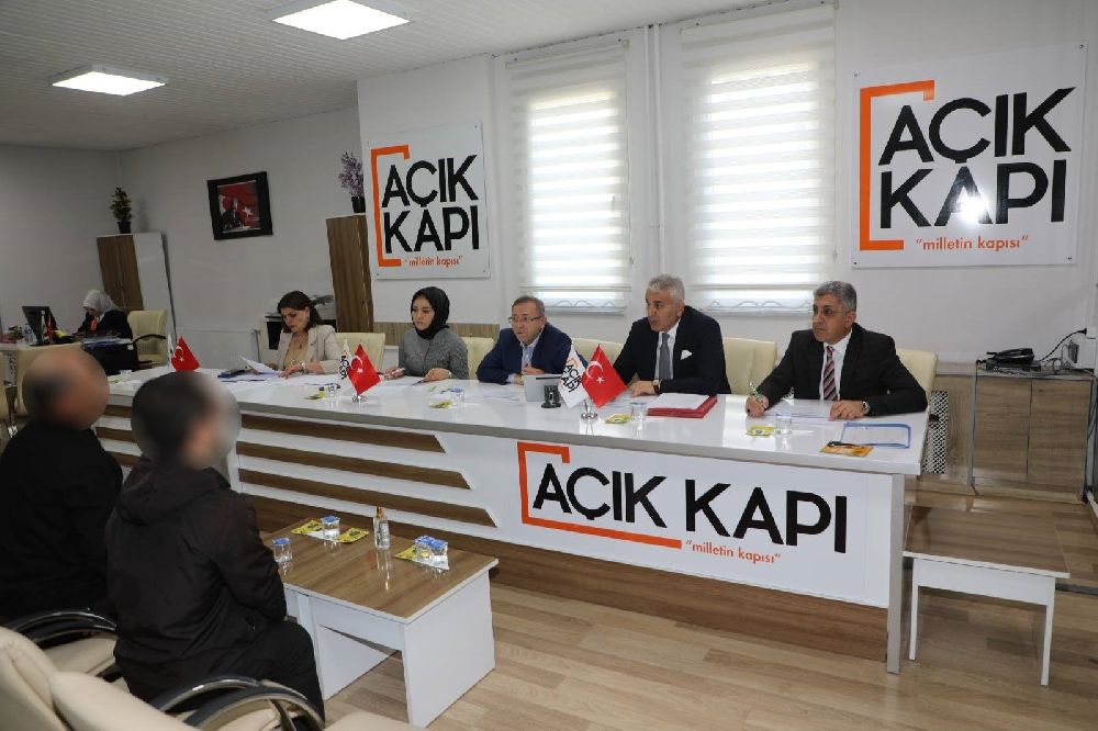 Vali Ziya Polat, Halk Günü Toplantısı’nda vatandaşları dinlendi