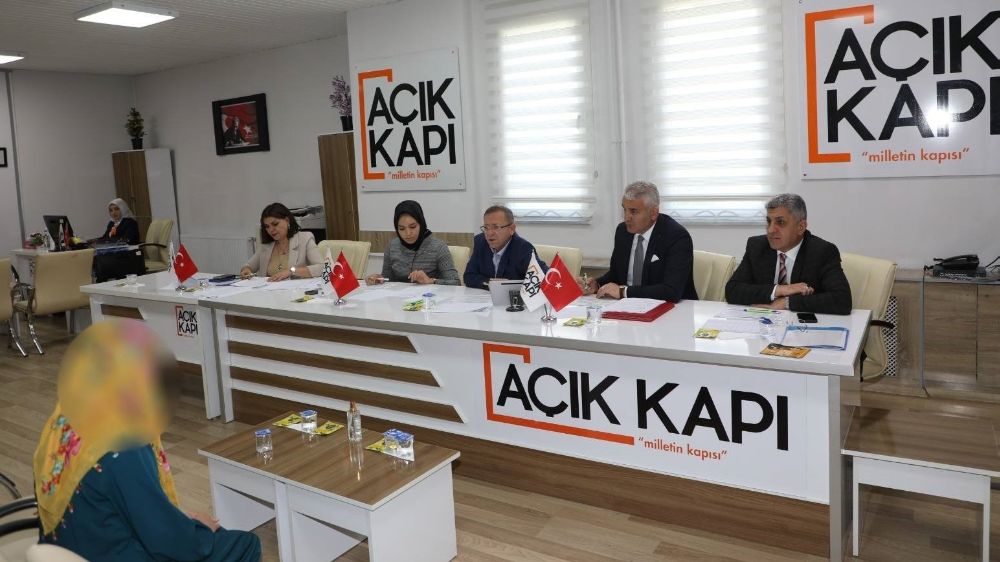 Vali Ziya Polat, Halk Günü Toplantısı’nda vatandaşları dinlendi