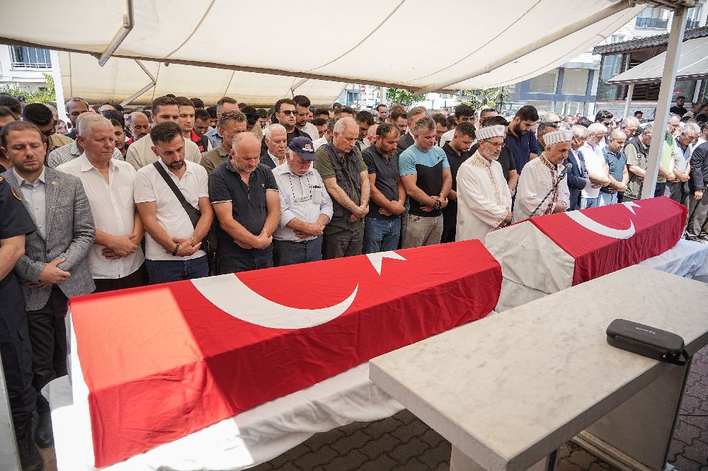 Yangın şehitlerine son veda