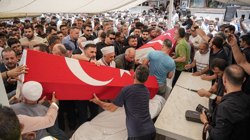 Yangın şehitlerine son veda