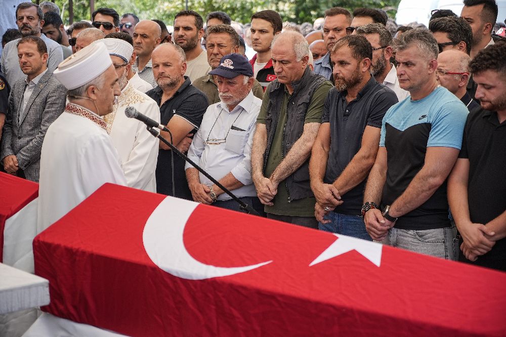 Yangın şehitlerine son veda