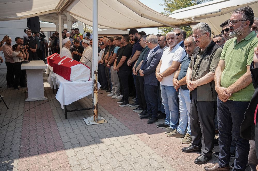 Yangın şehitlerine son veda