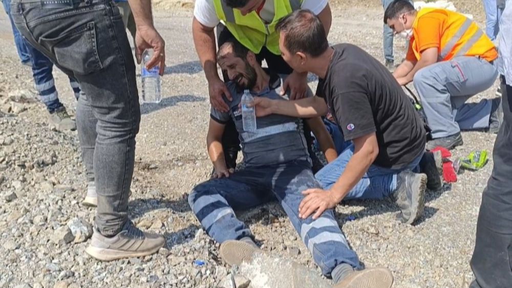 Yangına müdahale eden belediye işçisi baygınlık geçirdi, ayıldığında hayvanlar için gözyaşı döktü