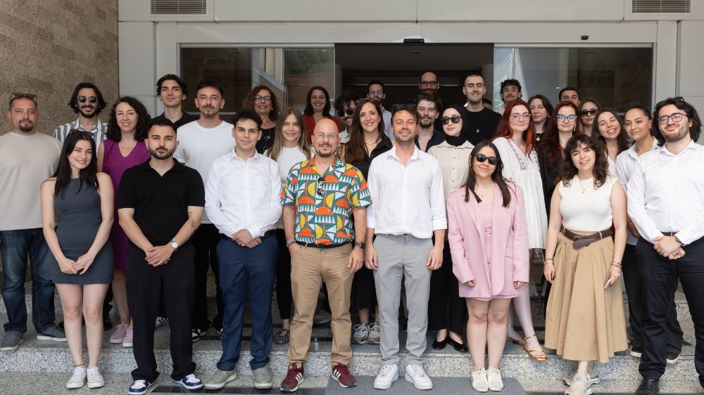 Yangında öncü araç, yaralıya uçan İHA