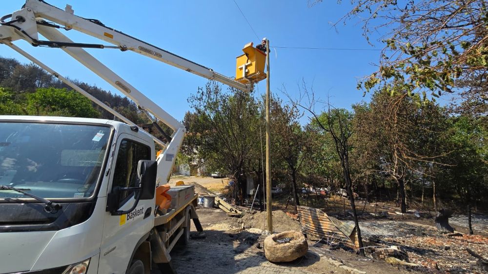 Yangından etkilenen köyde yeniden yaşam alanları kuruluyor