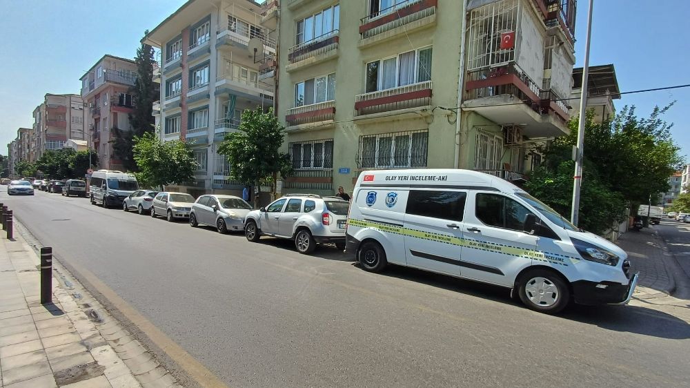 Yaşlı adam evinde ölü bulundu