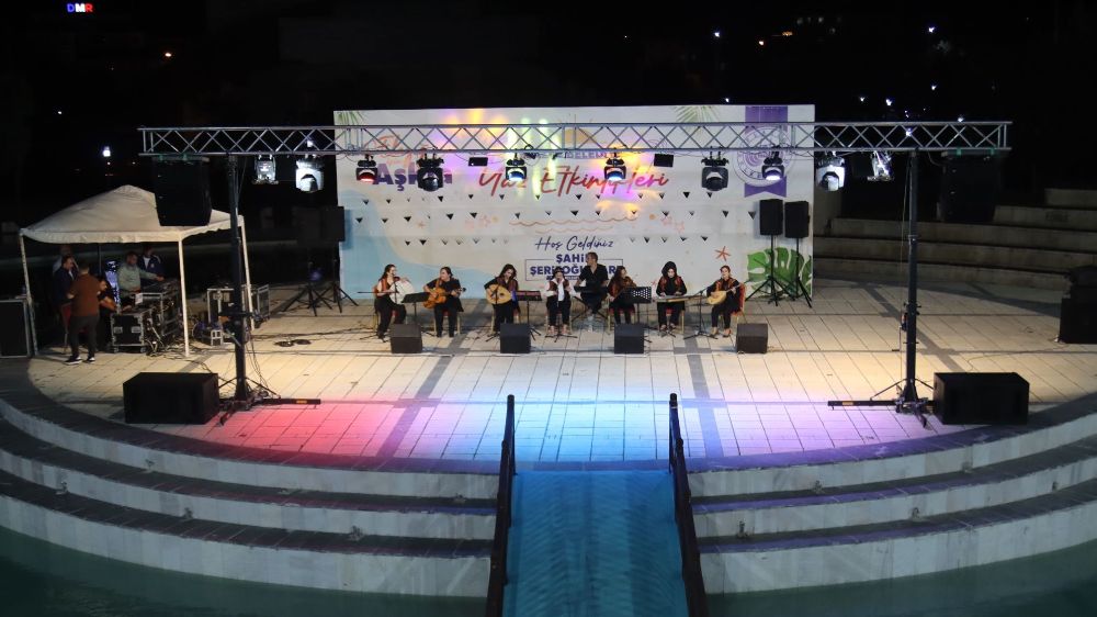 Yaz etkinliklerinde, Nağme-i Harput kadın musiki topluluğu sahne aldı