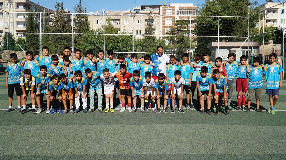 Yaz futbol kursu çocukların gözdesi oldu