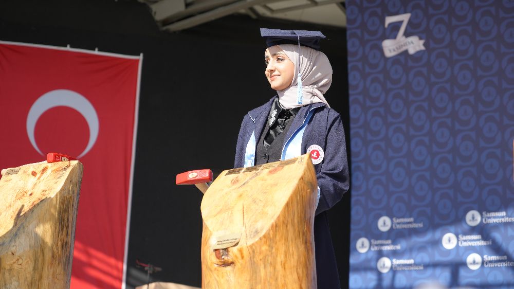 Yemenli öğrenci Samsun'da üniversite birincisi oldu