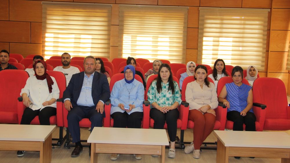 Yoğun bakım hemşireliği eğitimi başladı